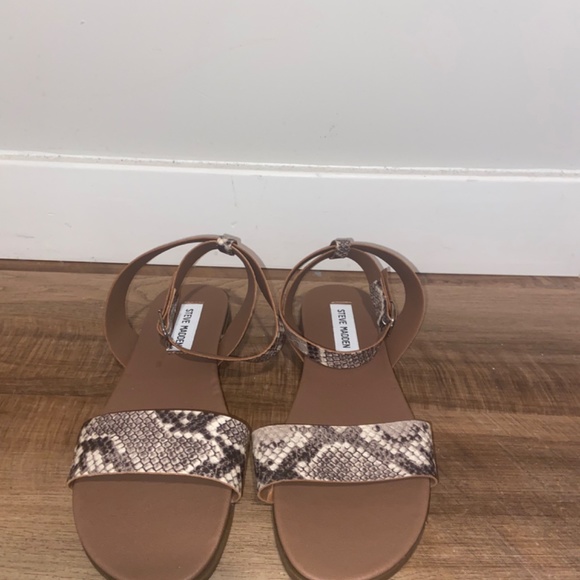 NEW! Steve Madden sandals - Picture 3 of 3